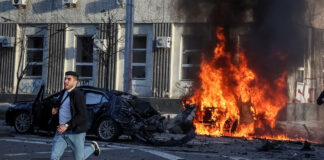 Con 75 misiles, Rusia ataca las ciudades de Ucrania; escala la ofensiva