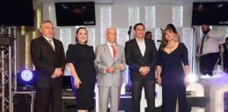 Acude alcalde a celebración del 20 aniversario de la Prepa Central