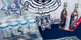 Roba adolescente cervezas de una tienda de conveniencia