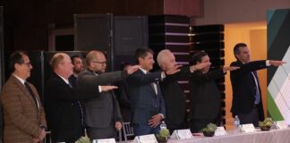 Alcalde acude a toma de protesta de mesa directiva del CODECH