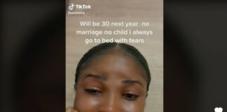 Mujer rompe en llanto por no tener marido ni hijos a los 30 años