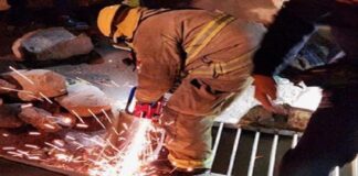 Sacan de alcantarilla a 17 migrantes en El Paso