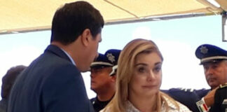 DESENTUERTOS: DESAPARECE LA GOBERNADORA EN MOMENTOS CLAVE