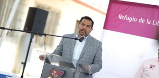 Entrega alcalde obras de rehabilitación en la Escuela Tarahumara