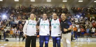 Acude Presidente Municipal a juego de basquetbol de México contra Colombia