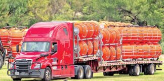 Texas inicia la instalación de muro flotante en el río Bravo