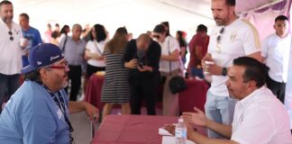 Atiende alcalde a ciudadanos en la Cruzada por Juárez