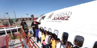 Invita Educación a visitar el Biblioavión