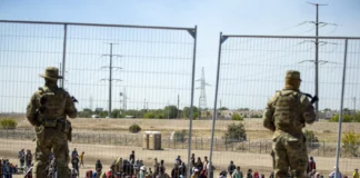 Guardia Nacional de Texas se infiltró en grupos de WhatsApp para espiar a migrantes