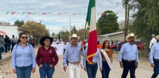 Realizan desfile por conmemoración de la Revolución mexicana en el ejido de San Isidro