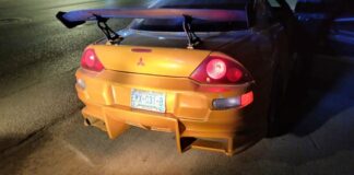 Por jugar arrancones en El Chamizal, asegura Seguridad Vial 8 vehículos