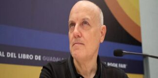 La materia oscura podría atravesarnos ahora mismo y no lo notamos: Alberto Casas, físico