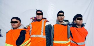 Iban cuatro en taxi con fusil de asalto y pistola 9 mm