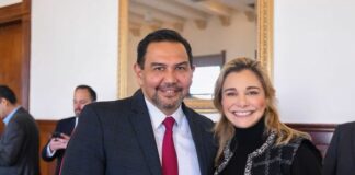 DESENTUERTOS: UN VINITO CON LA GOBERNADORA