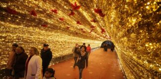 Inauguran Mundo Navideño, alcalde y presidenta de DIF Municipal