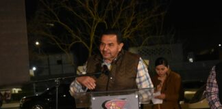 Entrega Presidente Municipal trabajos de iluminación en la colonia El Mezquital