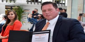 DESENTUERTOS: DICE EL GÜERO MARTÍNEZ QUE SE VA, PERO SE QUEDA