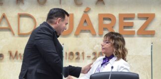 DESENTUERTOS: ¿PEDIRÁN A ESTHER MEJÍA DECLINAR?