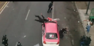 VÍDEO: Taxista atropella a policías durante manifestación en CDMX