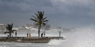‘Beryl’ toca tierra en Tulum como huracán categoría 2