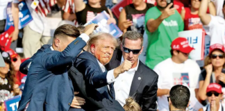 Trump libra atentado; el tirador fue abatido; era un lobo solitario: FBI