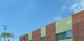 Mujer da a luz en baños de hospital en Coahuila