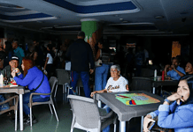 Venezuela queda a oscuras tras apagón; gobierno de Maduro dice que hay ‘saboaje’