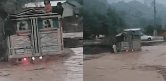 Arroyo crecido arrastra camioneta con familia en San Juan Chamula, Chiapas