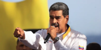 Maduro elimina WhatsApp de su celular por ser una amenaza para Venezuela