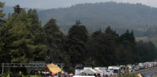 Bloqueo en la México-Puebla: Han empezado los asaltos