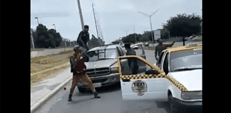 Atacan a machetazos a pasajero de taxi y lo dejan tirado en plena carretera