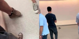 Joven pone su zapato en el piso de un museo y todos creen que es arte conceptual