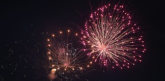 Juarenses disfrutan de los fuegos pirotécnicos