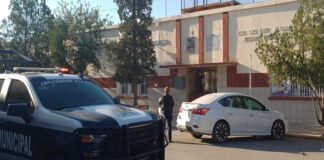 Recorren policías escuelas donde presuntamente hay amenazas de ataques