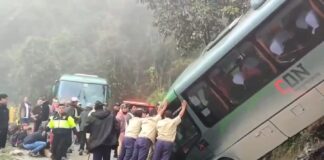 Video: Vuelca camión en Perú con turistas mexicanos; regresaban de Machu Picchu
