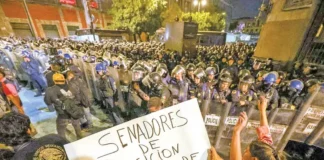 Aplanadora aprueba reforma judicial con traición de Yunes