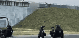 Hallan cadáver de un hombre colgado de un puente en Jalisco