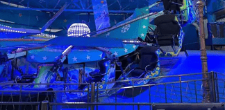 Se descarrilla juego mecánico en Pachuca; reportan 9 personas lesionadas