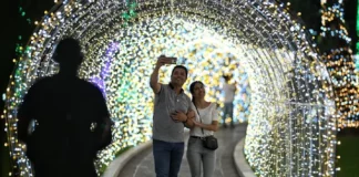 ¡Se adelanta la Navidad! Colocan adornos en Venezuela por decisión de Maduro