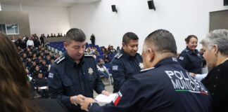 Reconocen a policías municipales destacados del mes de octubre