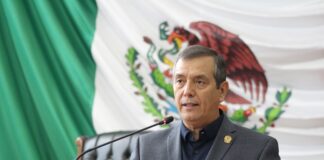 Acusa Pedro Torres que Estado secuestra cuentas bancarias de Asociaciones de Padres de Familia