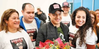 Tras 14 meses secuestrado, mexicano vuelve a su casa