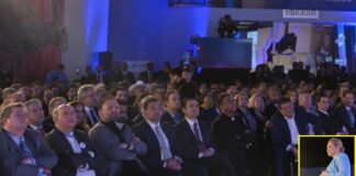 DESENTUERTOS: SE APERSONA CRUZ EN EVENTO DE CASI PURO PANISTA