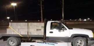 Acusan a cuatro de robar 300 bloques de constructora