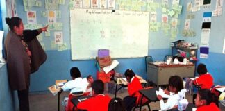 Maestros dobletean empleo para completar gasto