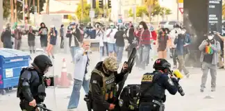 Redadas desatan la furia de migrantes; al menos 45 detenidos en Los Ángeles