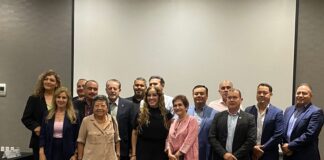 DESENTUERTOS: NO ASIMILA CCE QUE SE LES DESGRANA LA MAZORCA