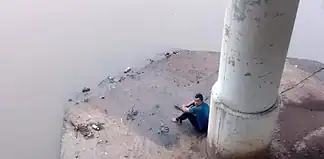 Arrojan vivo a joven de 22 años desde lo alto de un puente; estaba amarrado de pies y manos