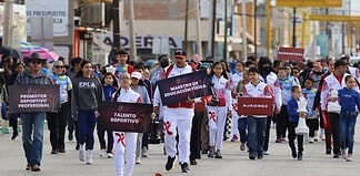Desfilan ganadores del Deportista del Año en el Aniversario de la Revolución Mexicana