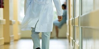 Aprueban agravante contra profesionistas que cometan delitos sexuales